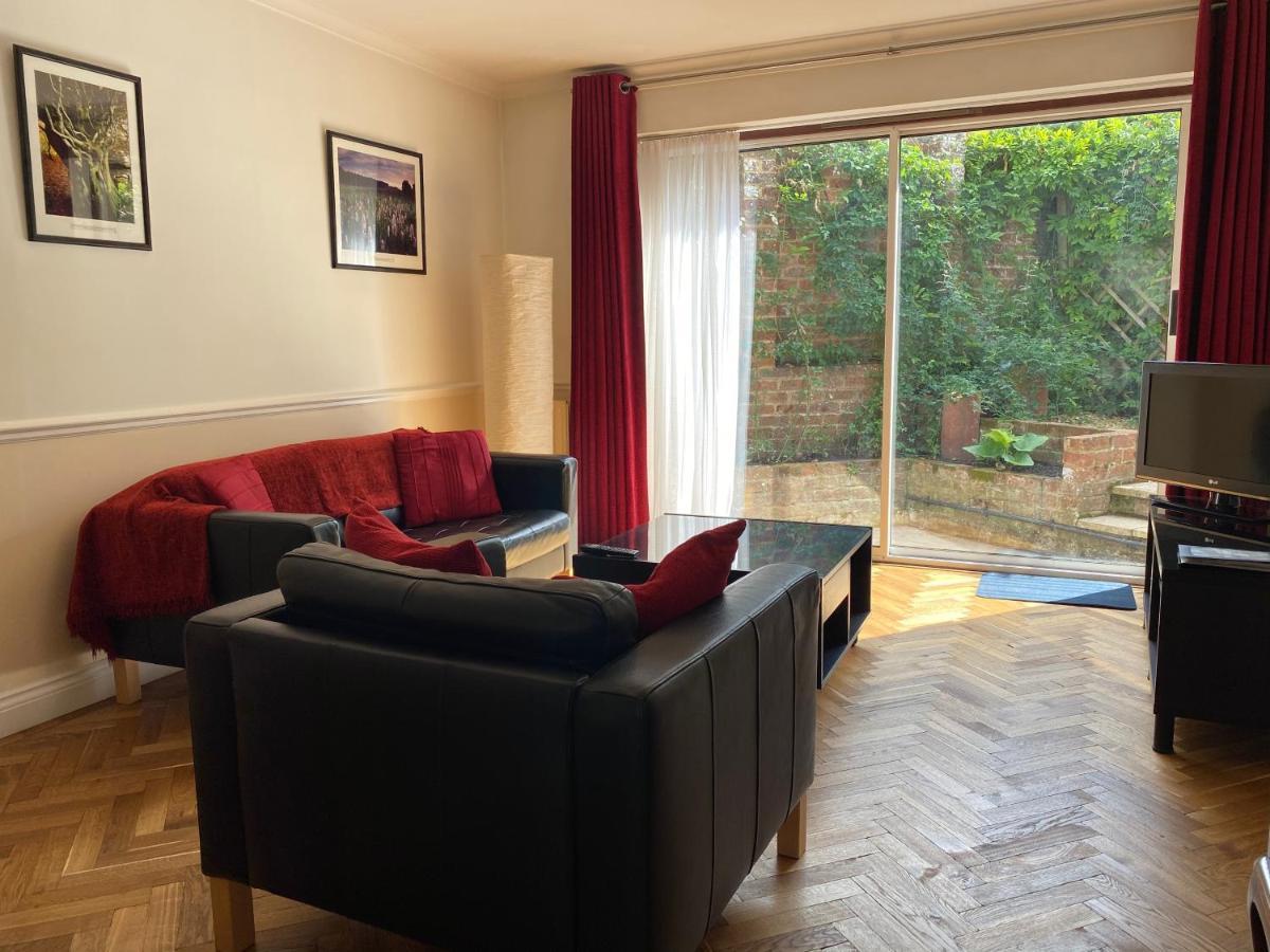 Byways Serviced Apartments 솔즈베리 외부 사진