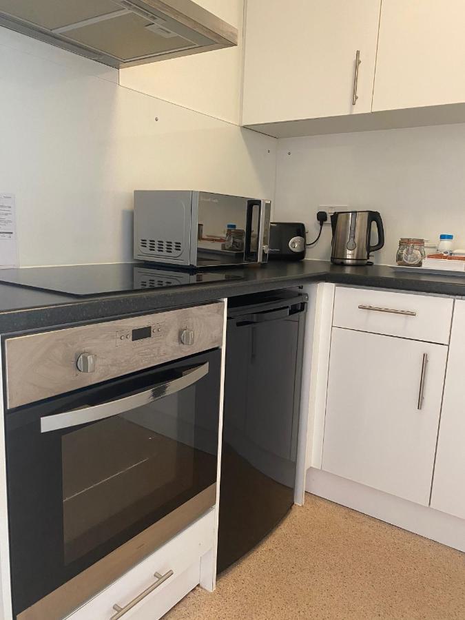 Byways Serviced Apartments 솔즈베리 외부 사진