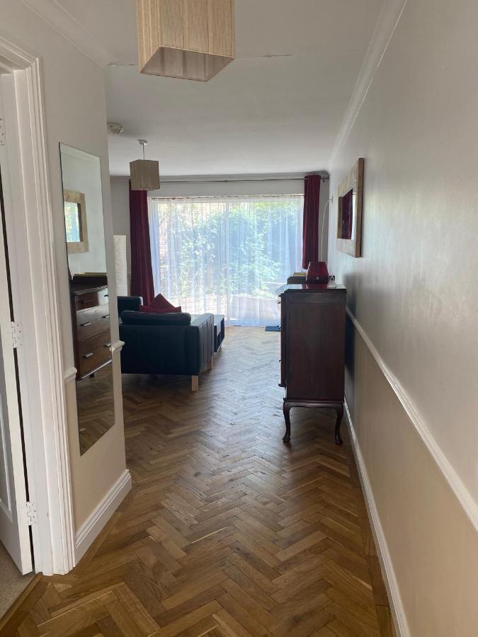 Byways Serviced Apartments 솔즈베리 외부 사진