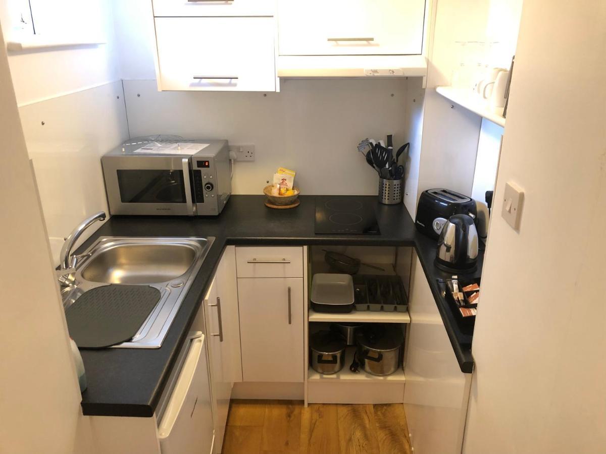 Byways Serviced Apartments 솔즈베리 외부 사진