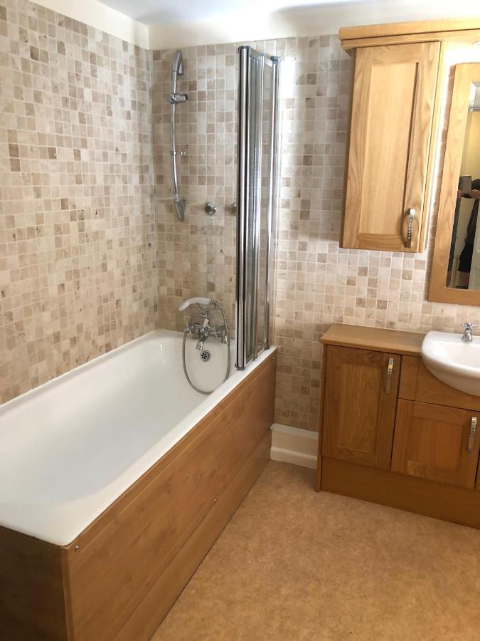 Byways Serviced Apartments 솔즈베리 외부 사진